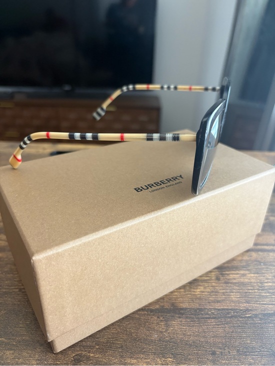 Burberry Black Women\'s Oversized Square Sunglasses